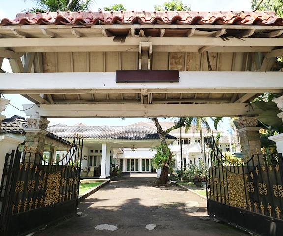Villa Sri Manganti West Java Jakarta Entrance