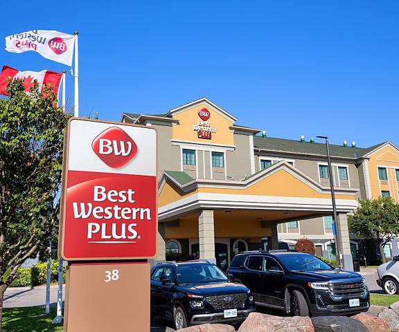 Best Western Plus Executive Inn Ontario Toronto Exterior Detail