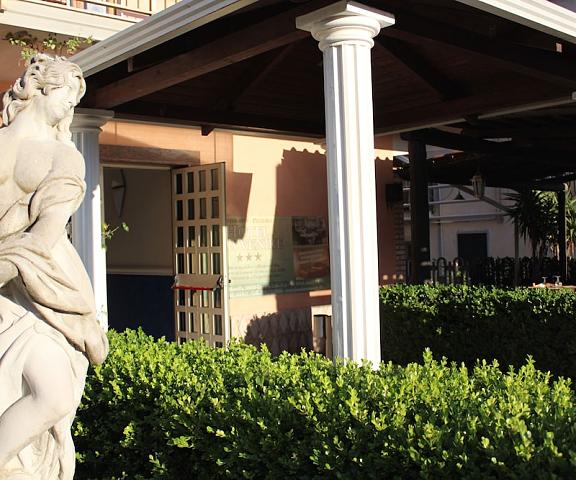 Ristorante Hotel Avvenire Calabria Gizzeria Entrance