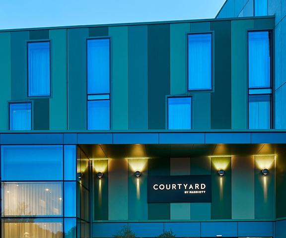 Courtyard by Marriott London Gatwick Airport England Gatwick Exterior Detail