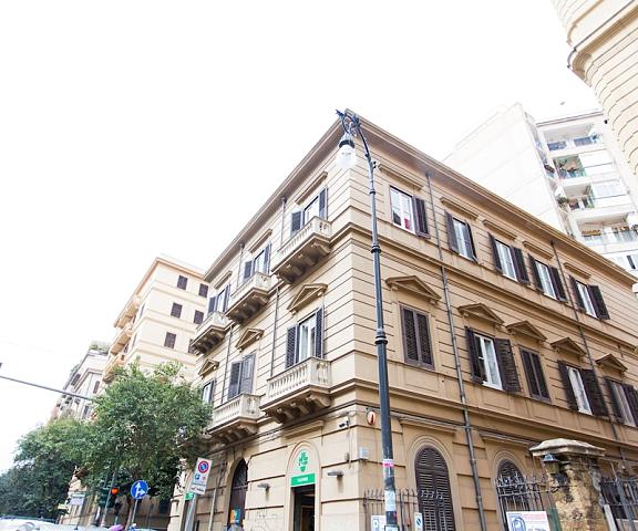 A Casa di Amici Boutique Hostel Sicily Palermo Facade