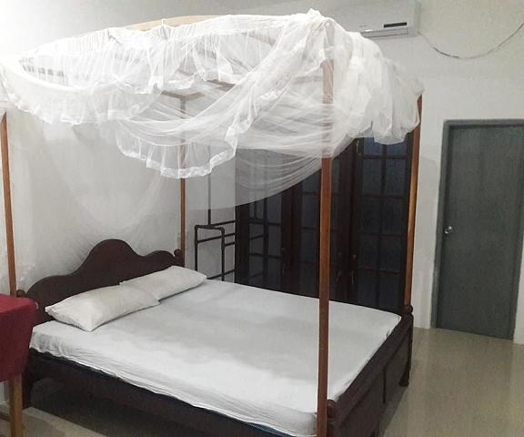 Randi Guest House - Mirissa Beach Matara District Mirissa Room