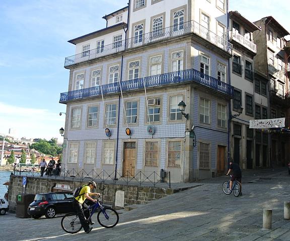 RIBEIRA by YoursPorto Norte Porto Entrance