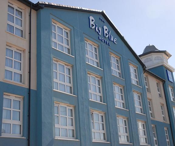 Big Blue Hotel England Blackpool Facade