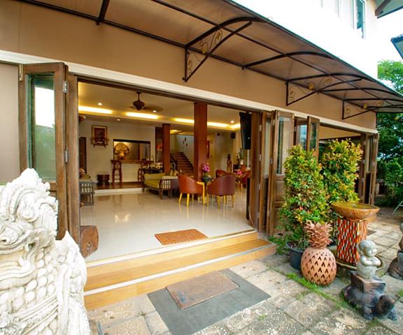 Fahluang Residence Phichit phichit Entrance