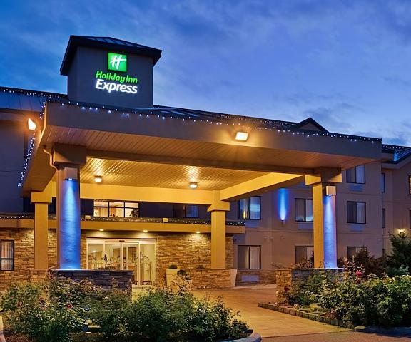 Holiday Inn Express And Suites - Vernon, an IHG Hotel British Columbia Vernon Exterior Detail