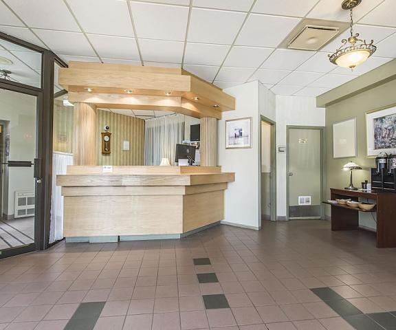 Quality Hotel & Suites Quebec Sherbrooke Lobby