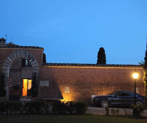 Castello di Leonina Relais Tuscany Asciano Facade