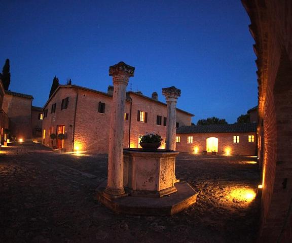 Castello di Leonina Relais Tuscany Asciano Exterior Detail
