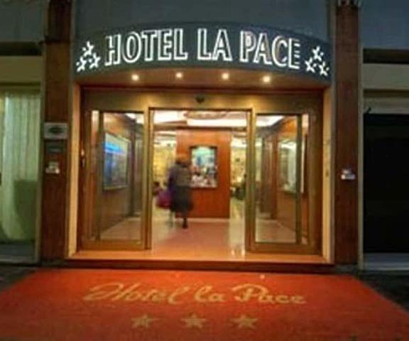 Hotel La Pace Tuscany Pisa Entrance