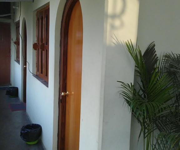 Royal Guest House West Bengal Kolkata Interior Entrance