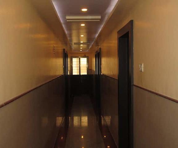 Hotel Sai Niwas Maharashtra Shirdi Corridors
