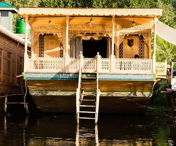 Kharpalace group of houseboats Jammu and Kashmir Srinagar Exterior Detail