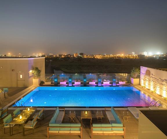 Courtyard by Marriott Surat Gujarat Surat Pool