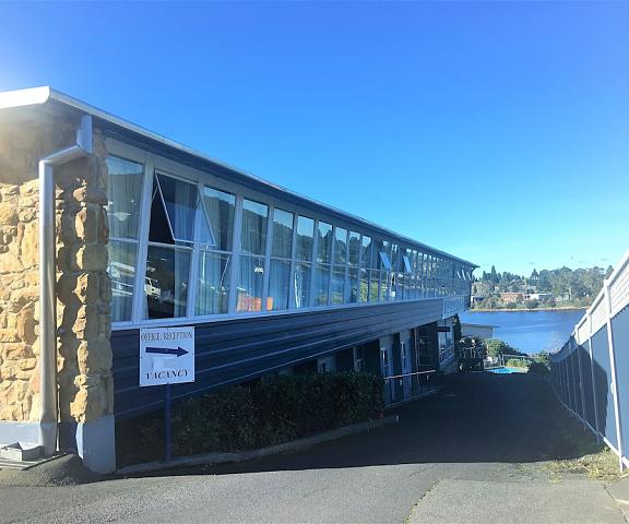 Waterfront Lodge Motel Tasmania Lutana Entrance