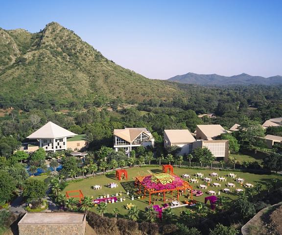 Taj Aravali Resort & Spa Rajasthan Udaipur Garden