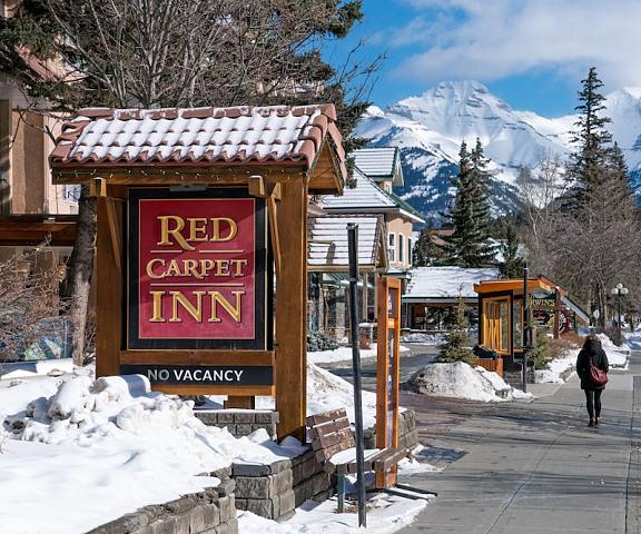 Red Carpet Inn Alberta Banff Entrance