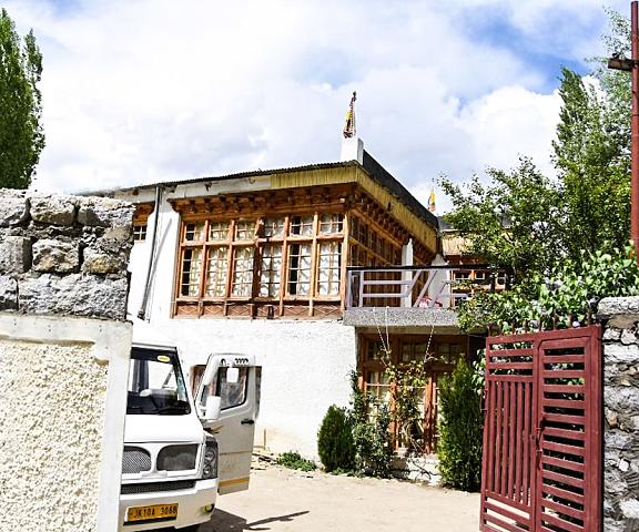 Goba Guest House Jammu and Kashmir Ladakh Entrance
