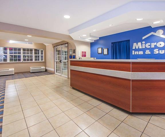 Microtel Inn & Suites by Wyndham Miami Oklahoma Miami Lobby