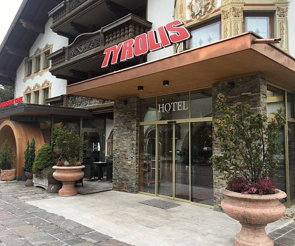 Hotel Tyrolis Tirol Zirl Entrance