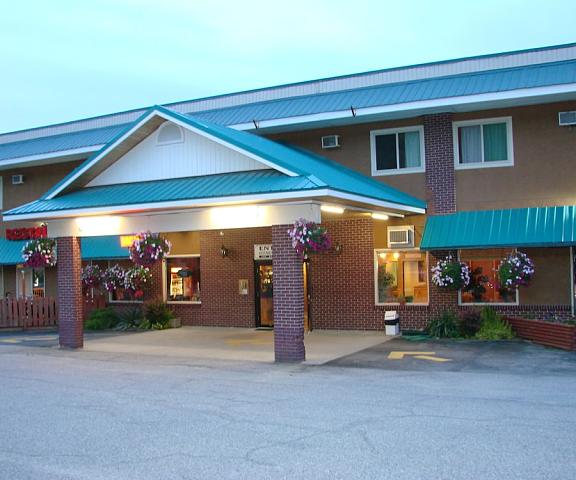 Canadas Best Value Inn & Suites Castlegar British Columbia Castlegar Entrance