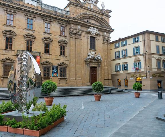 Bernini Palace Tuscany Florence Exterior Detail