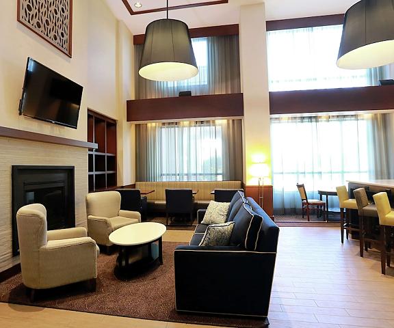 Hampton Inn & Suites by Hilton Laval Quebec Laval Lobby