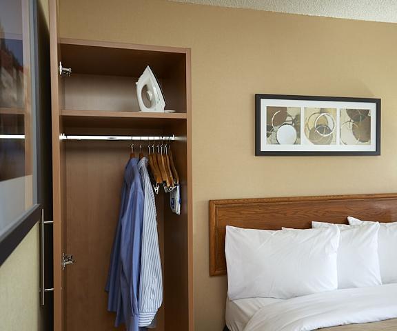 Comfort Inn Highway 401 Ontario Kingston Room