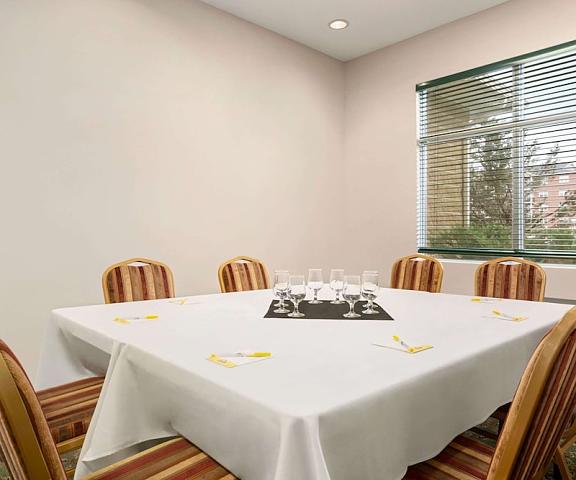 Days Inn & Conference Centre by Wyndham Oromocto New Brunswick Oromocto Meeting Room