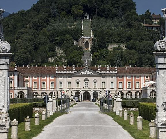 Villa Fenaroli Palace Hotel Lombardy Rezzato Entrance
