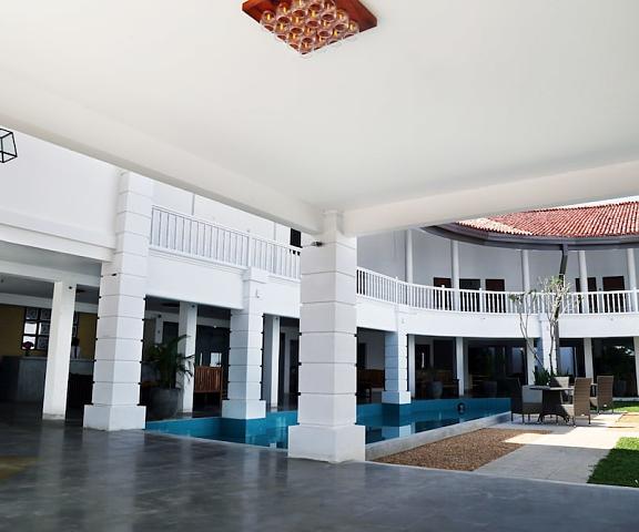 Hibiscus Beach Hotel And Villas Kalutara District Wadduwa Courtyard