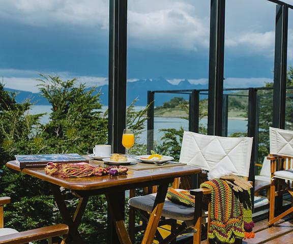 Los Cauquenes Resort + Spa + Experiences Magallanes Ushuaia Porch