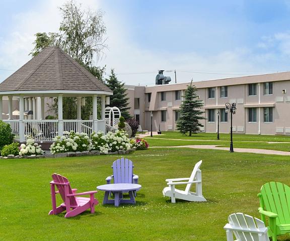Best Western Plus Mariposa Inn & Conference Centre Ontario Orillia Exterior Detail