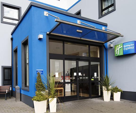 Holiday Inn Express Antrim, an IHG Hotel Northern Ireland Antrim Entrance