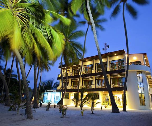 Kaani Beach Hotel Kaafu Atoll Maafushi Facade