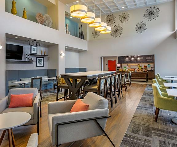 Hampton Inn & Suites by Hilton Edmonton/West Alberta Edmonton Lobby