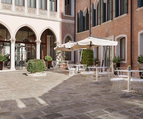 Sina Centurion Palace Veneto Venice Exterior Detail