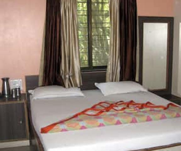 Hotel Guruprasad Maharashtra Shirdi Deluxe Room(AC)