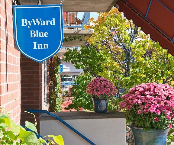 Byward Blue Inn Ontario Ottawa Entrance