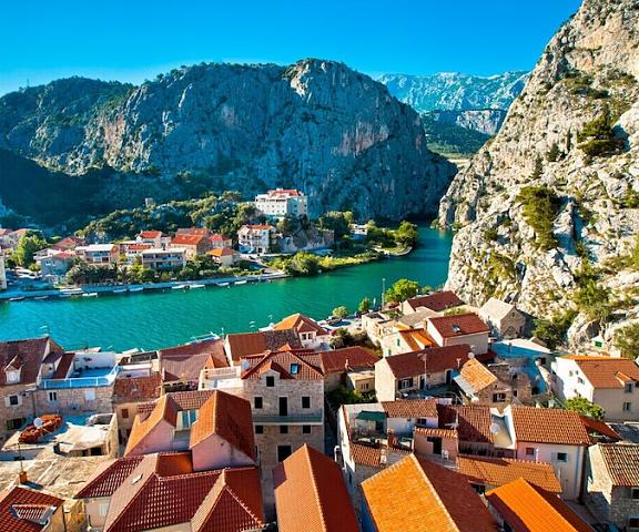 Hotel Villa Dvor Split-Dalmatia Omis Aerial View
