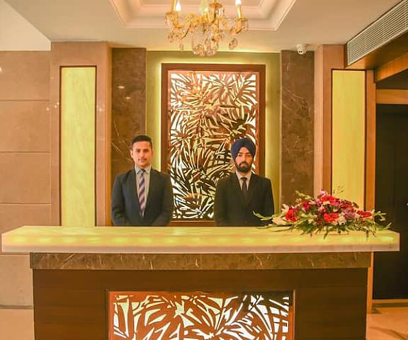 Bharawan Clarks Inn Express Punjab Amritsar reception rhvmmi