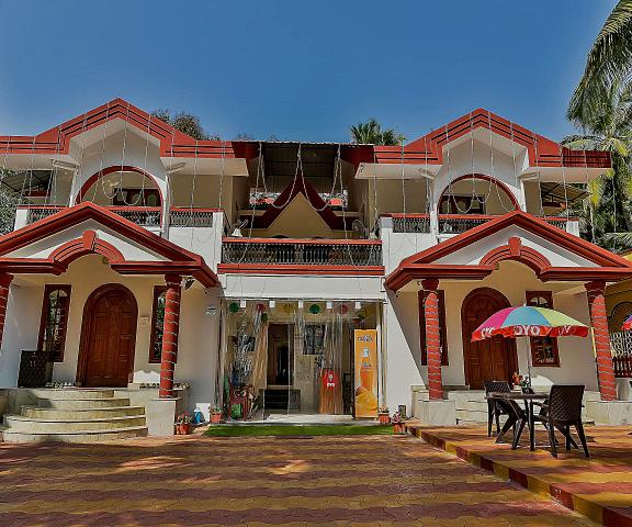 OYO Flagship 9741 Triple Beach Guest House Goa Goa Hotel Exterior