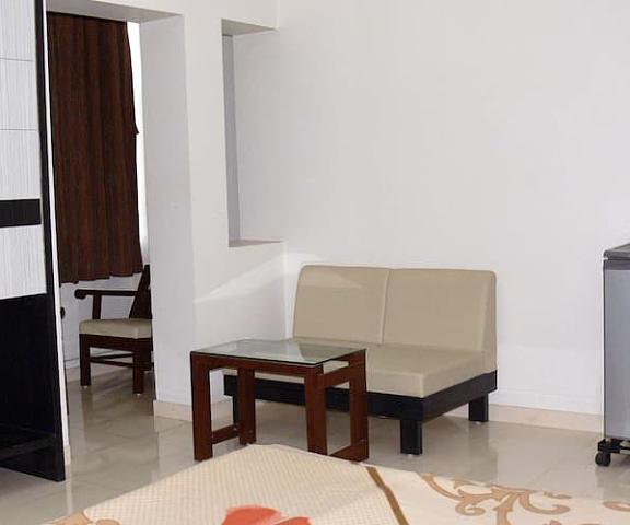 Hotel sunrise Gujarat Vadodara room