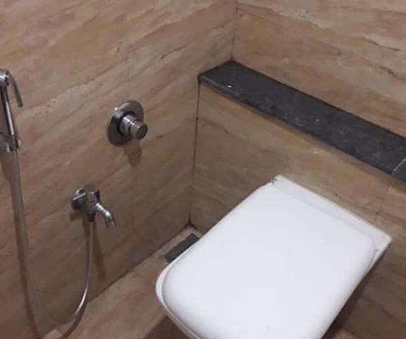 Hotel Maryland by Sky Stays Gujarat Vadodara Bathroom