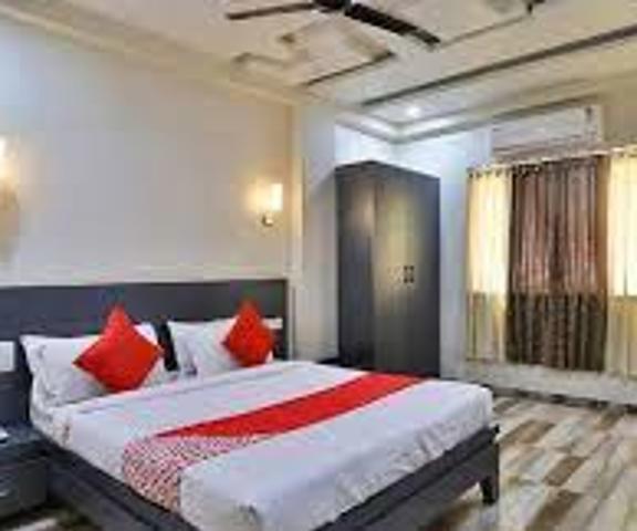 Hotel Rowton Gujarat Vadodara Double Bed AC Room