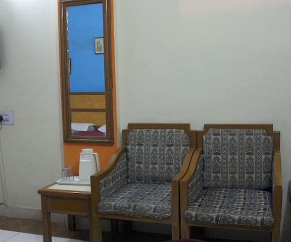 Modi Inn Rama Krishna Uttaranchal Haridwar sitting room