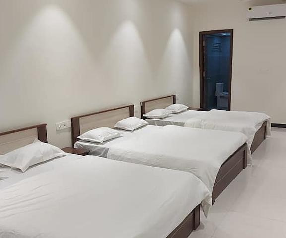 Santoshi Novatel Hotel Karnataka Raichur Triple Bed Room