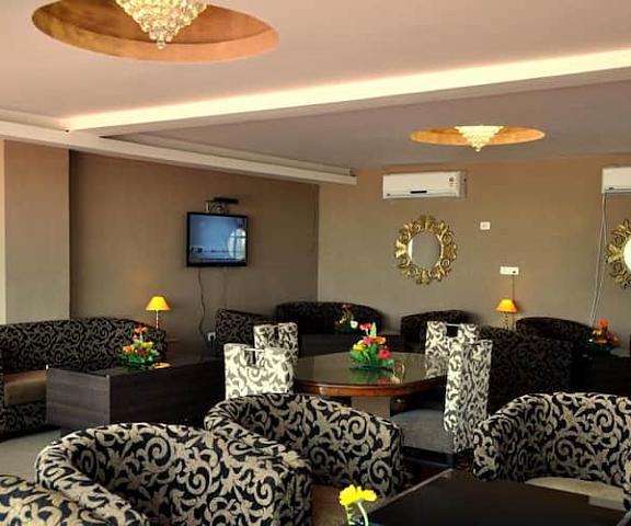 Vatika Premier Hotel Bihar Patna Lounge