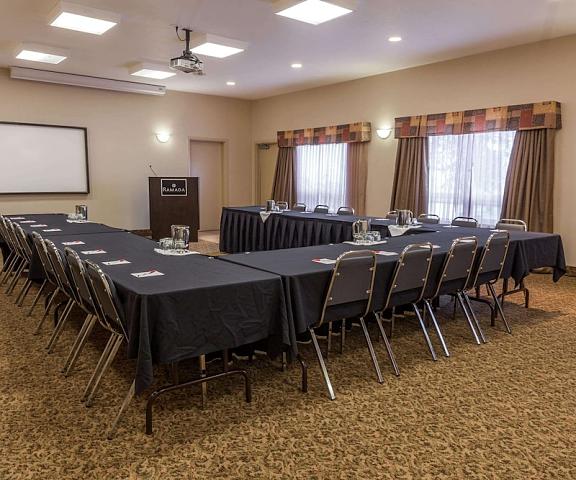 Ramada by Wyndham Westlock Alberta Westlock Meeting Room