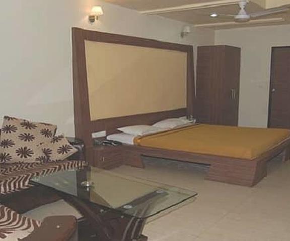 Hotel Gouri Inn Maharashtra Amravati bedroom